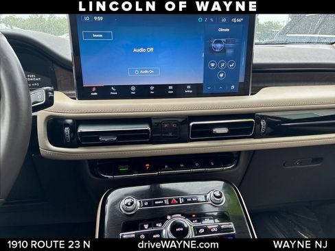 Used 2023 Lincoln Nautilus Reserve AWD/4WD image 19