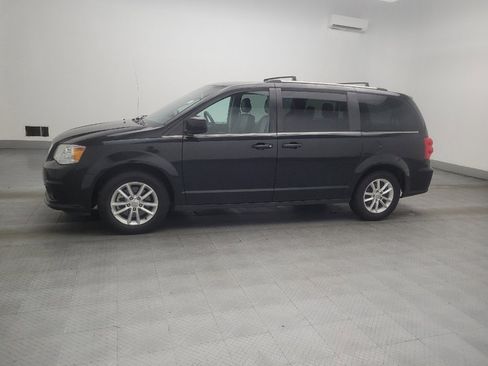 Used 2019 Dodge Grand Caravan SXT FWD image 2