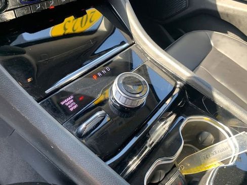 Used 2023 Jeep Grand Cherokee Limited w/ Black Appearance Package AWD/4WD image 21