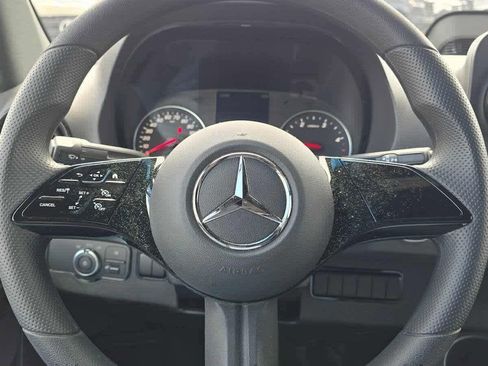 Used 2025 Mercedes-Benz Sprinter 2500 image 29