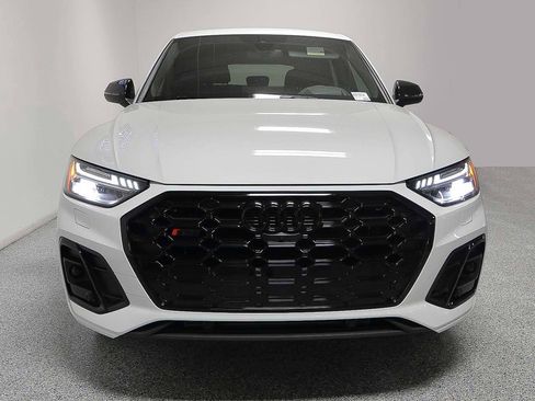 Used 2024 Audi SQ5 Prestige image 2
