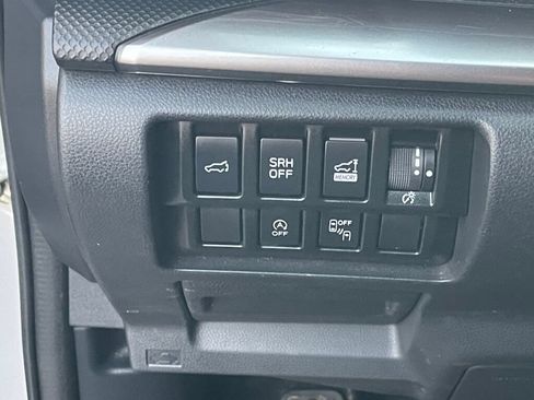 Used 2022 Subaru Forester Premium AWD/4WD image 23