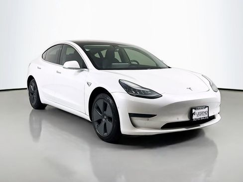 Used 2019 Tesla Model 3 Standard Range image 3