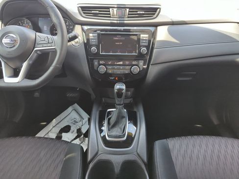 Used 2018 Nissan Rogue SV FWD image 27