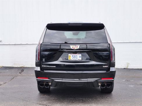 Certified 2025 Cadillac Escalade V image 4