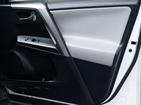 Used 2017 Toyota RAV4 XLE image 28