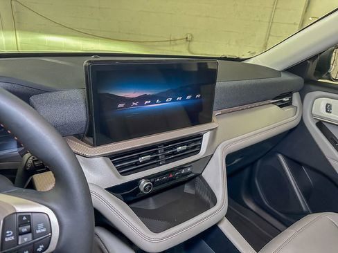 New 2026 Ford Explorer Active w/ Active Comfort Package image 33