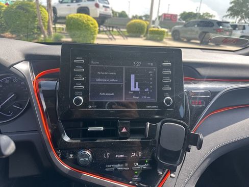 Used 2023 Toyota Camry SE image 4