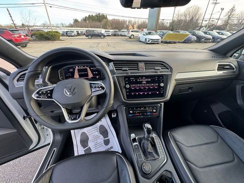 Used 2022 Volkswagen Tiguan SEL R-Line image 13