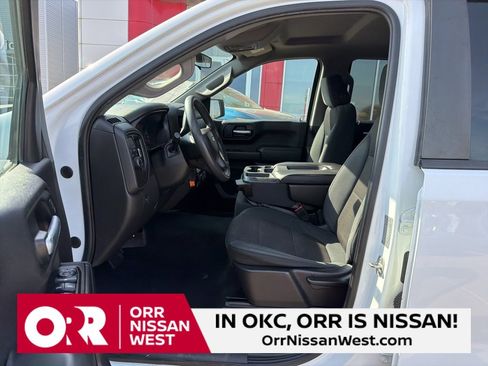 Used 2019 Chevrolet Silverado 1500 Custom w/ Custom Convenience Package image 12