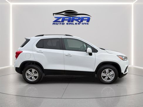 Used 2022 Chevrolet Trax LT w/ LT Convenience Package AWD/4WD image 8
