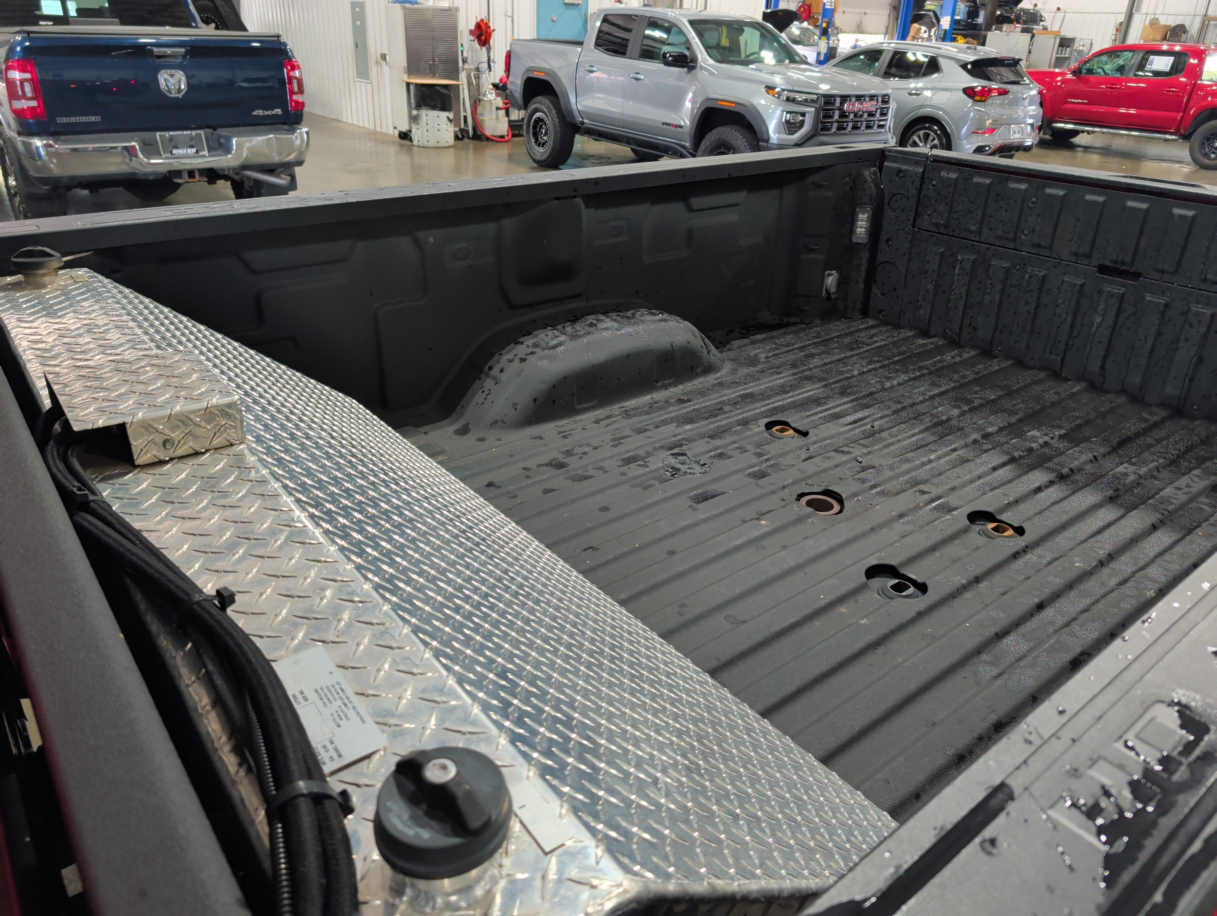 Used 2023 GMC Sierra 3500 Denali w/ Denali Ultimate Package AWD/4WD image 7