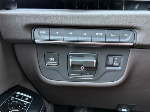 New 2026 Cadillac Escalade Luxury AWD/4WD image 19