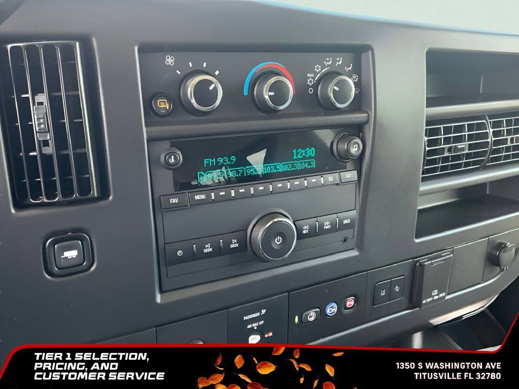 Used 2025 Chevrolet Express 3500 LT w/ LT Preferred Equipment Group RWD image 27