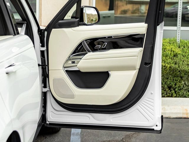 New 2026 Land Rover Range Rover SE AWD/4WD image 25