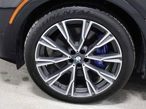 Used 2020 BMW X7 M50i w/ Executive Package image 37