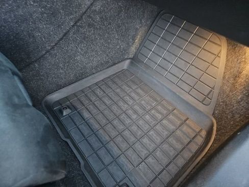 Used 2021 Volvo XC40 T5 R-Design w/ Advanced Package image 45