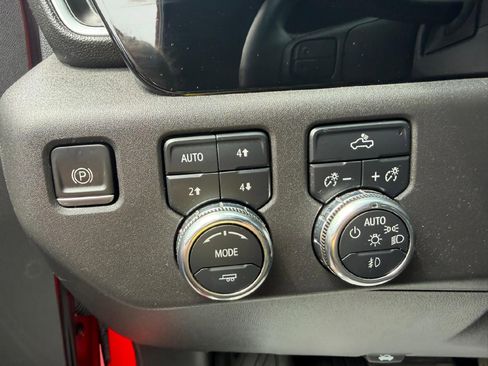 Used 2022 GMC Sierra 1500 Elevation AWD/4WD image 17