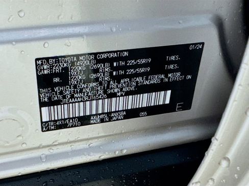 Used 2024 Toyota Venza Limited image 24