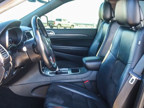 Used 2020 Jeep Grand Cherokee Altitude image 17