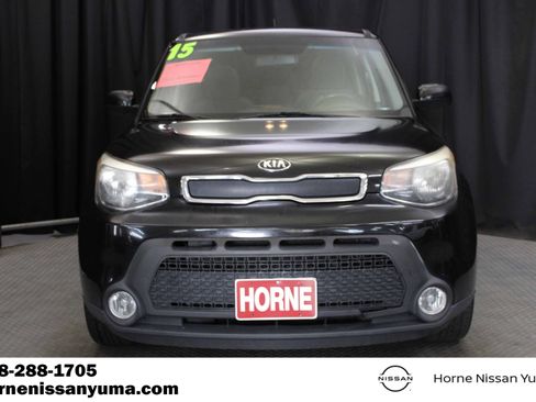 Used 2015 Kia Soul FWD image 2