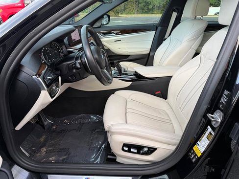 Used 2019 BMW 540i xDrive w/ M Sport Package image 26