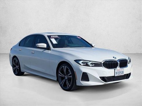 Used 2023 BMW 330i Sedan w/ Premium Package RWD image 3
