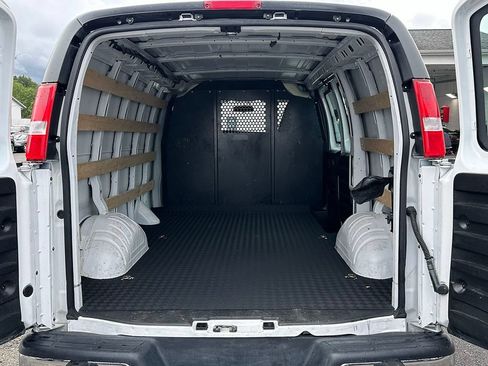 Used 2025 GMC Savana 2500 w/ Driver Convenience Package RWD image 17