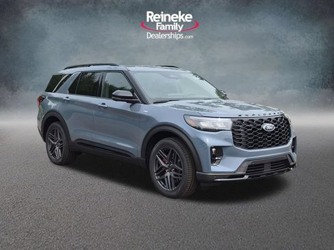 New 2026 Ford Explorer ST-Line w/ ST-Line Street Pack AWD/4WD image 3
