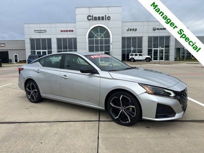 Used 2023 Nissan Altima 2.5 SR