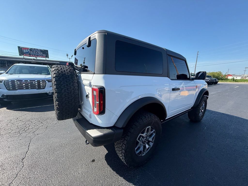 Used 2025 Ford Bronco Badlands AWD/4WD image 3