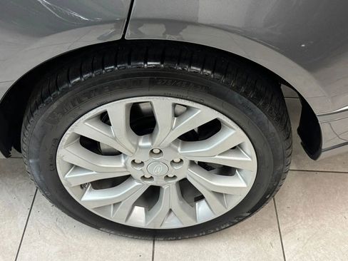 Used 2019 Land Rover Range Rover HSE image 41