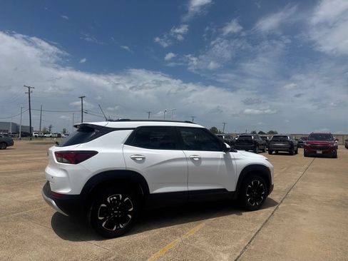 Used 2022 Chevrolet TrailBlazer LT w/ Confidence II Package FWD image 22