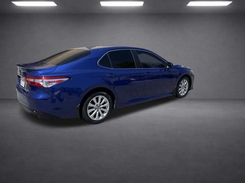 Used 2018 Toyota Camry LE FWD image 21