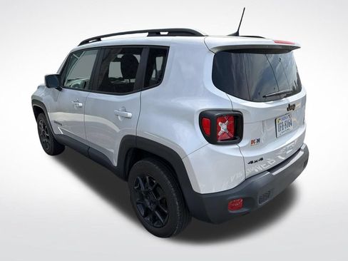 Used 2019 Jeep Renegade Altitude w/ UConnect 8.4 Nav Group AWD/4WD image 3