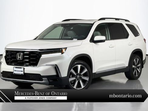Used 2024 Honda Pilot Touring image 1