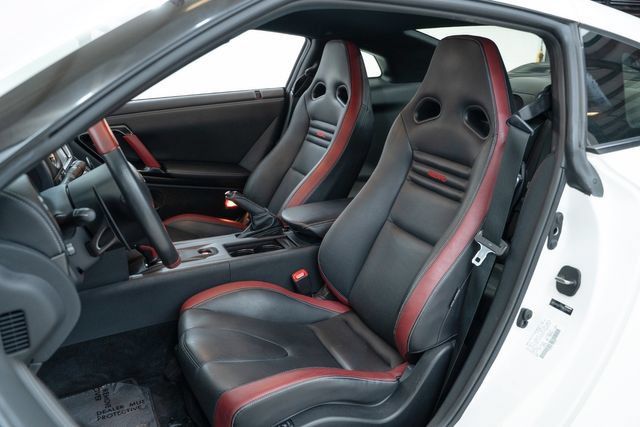 Used 2015 Nissan GT-R Black Edition AWD/4WD image 19