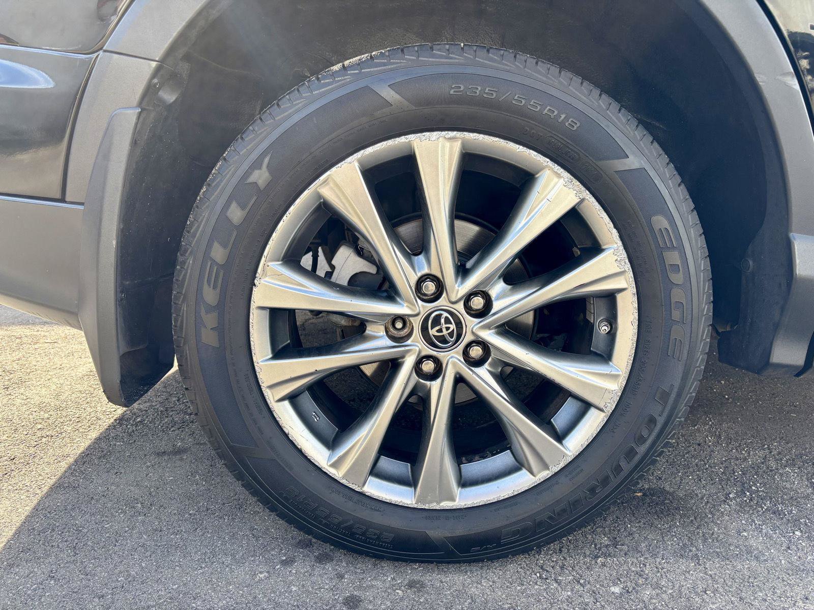 Used 2017 Toyota RAV4 Limited AWD/4WD image 39