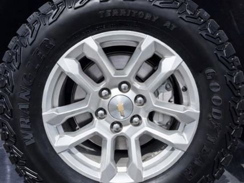 Used 2024 Chevrolet Silverado 1500 W/T w/ WT Value Package image 10