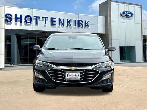 Used 2024 Chevrolet Malibu LT FWD image 2