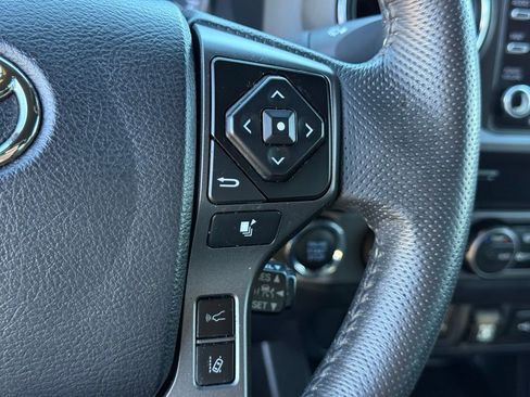 Used 2022 Toyota Tacoma TRD Sport image 14