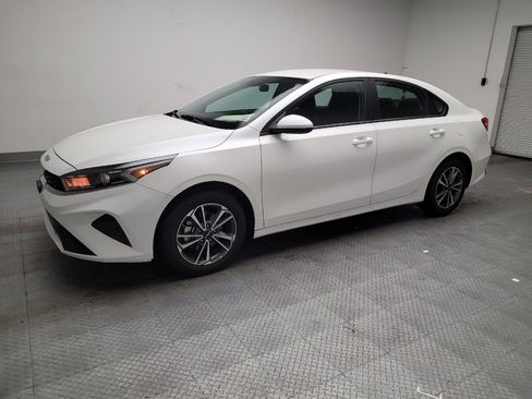 Used 2024 Kia Forte LXS image 2