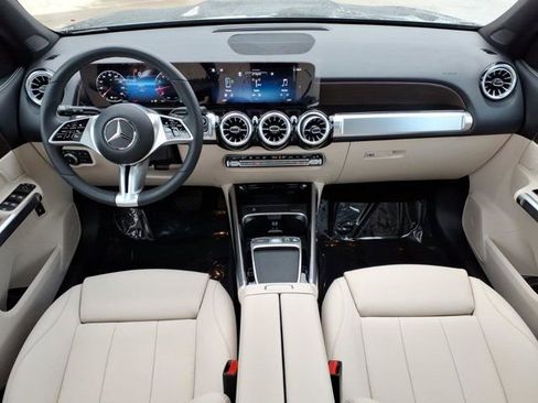 Certified 2026 Mercedes-Benz GLB 250 image 4