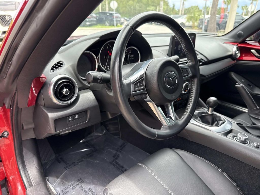 Used 2022 MAZDA MX-5 Miata RF Grand Touring w/ Appearance Package RWD image 14