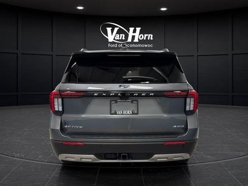 Used 2025 Ford Explorer Active w/ Active Comfort Package AWD/4WD image 6
