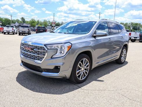 Used 2023 GMC Terrain Denali w/ Denali Premium Package AWD/4WD image 28