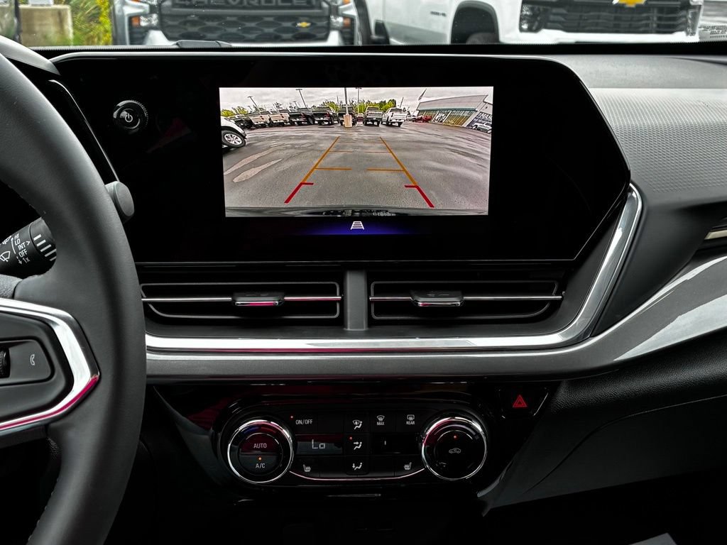 Used 2024 Chevrolet Trax ACTIV w/ Sunroof Package FWD image 18