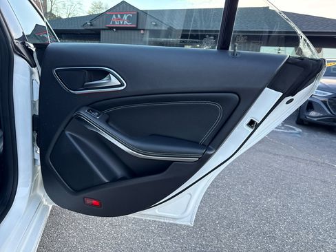 Used 2019 Mercedes-Benz CLA 250 4MATIC image 24