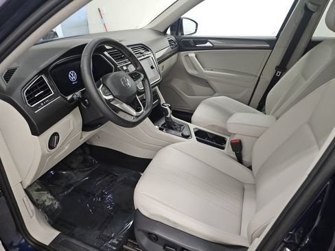 Used 2023 Volkswagen Tiguan SE w/ Panoramic Sunroof Package AWD/4WD image 14