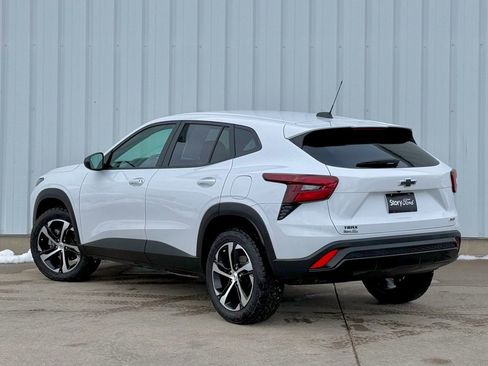 Used 2024 Chevrolet Trax RS w/ Driver Confidence Package image 4